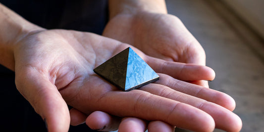 What is Shungite Stone? Uses and Benefits of Shungite Crystal in 2023